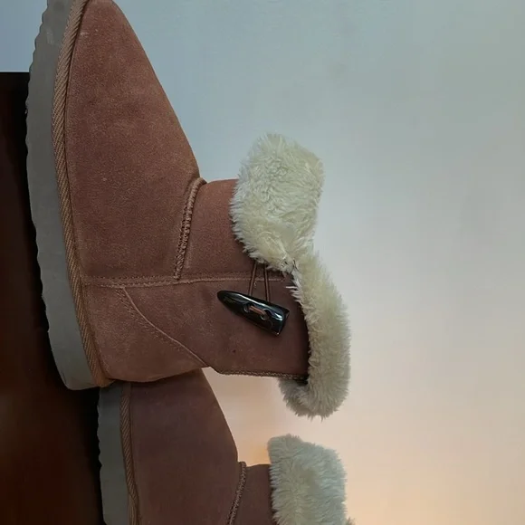 Style & Co. Tan Ankle Boots with Cream Fur Trim Women’s Size 8 - Picture 3 of 7